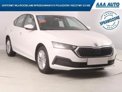 Biały Używany 2021 Skoda Octavia | 62 999 zł (Dość drogi)