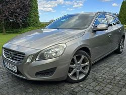 Złoty Używany 2010 Volvo V60 Momentum Kombi | 29 900 zł (Dość drogi)