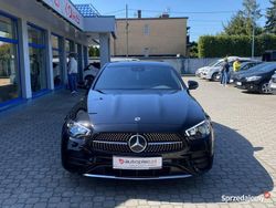 Czarny Używany 2020 Mercedes E220 AMG Sedan/Limuzyna | 155 900 zł (Uczciwa cena)