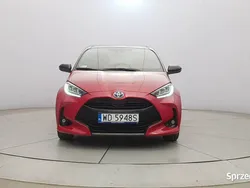 Czerwony Używany 2021 Toyota Yaris Hybrid Hatchback | 79 850 zł (Uczciwa cena)