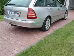 Srebrny Używany 2004 Mercedes C220 Kombi | 15 900 zł