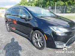 Czarny (metalik) Używany 2020 Chrysler Pacifica Limited SUV | 58 900 zł