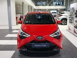 Czerwony Używany 2021 Toyota Aygo X-play Hatchback | 46 850 zł (Uczciwa cena)