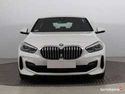 Biały Używany 2021 BMW 118 Hatchback | 104 999 zł (Uczciwa cena)