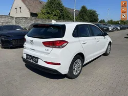 Biały (metalik) Używany 2021 Hyundai i30 Hatchback | 33 900 zł