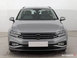 Srebrny Używany 2021 VW Passat Kombi | 71 999 zł (Dobra cena)