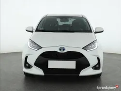 Biały Używany 2021 Toyota Yaris Hybrid Hatchback | 73 999 zł (Uczciwa cena)