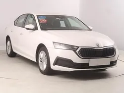 Biały Używany 2021 Skoda Octavia Hatchback | 62 999 zł (Uczciwa cena)