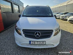 Biały (metalik) Używany 2018 Mercedes Vito Minivan | 84 900 zł