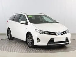 Biały Używany 2014 Toyota Auris Kombi | 46 999 zł (Uczciwa cena)