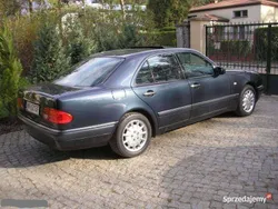 Granatowy Używany 1997 Mercedes E420 Elegance Sedan/Limuzyna | 39 000 zł
