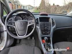 Biały Używany 2015 Opel Astra Hatchback | 34 000 zł (Uczciwa cena)
