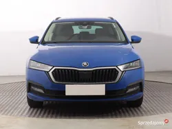 Niebieski Używany 2022 Skoda Octavia Kombi | 67 999 zł (Dobra cena)