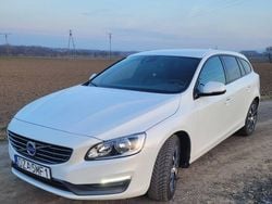 Biały Używany 2018 Volvo V60 Kombi | 64 900 zł (Uczciwa cena)