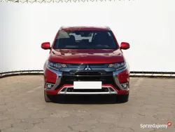 Czerwony Używany 2020 Mitsubishi Outlander P-HEV SUV | 107 999 zł