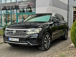 Czarny (metalik) Używany 2018 VW Touareg R-line SUV | 208 000 zł (Drogi)
