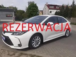 Biały Używany 2021 Toyota Corolla Comfort Sedan/Limuzyna | 76 600 zł (Uczciwa cena)