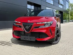 Lakier specjalny czerwony z czarnym dachem brera Nowe 2025 Alfa Romeo Junior SUV | 149 096 zł