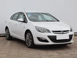Biały Używany 2017 Opel Astra Sedan/Limuzyna | 35 999 zł (Uczciwa cena)