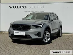 Srebrny Używany 2024 Volvo XC40 SUV | 149 900 zł (Dobra cena)