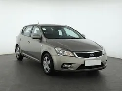Złoty Używany 2010 Kia Ceed Hatchback | 14 999 zł (Dobra cena)