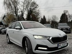 Biały Używany 2023 Skoda Octavia Kombi | 94 900 zł (Uczciwa cena)