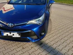 Granatowy Używany 2017 Toyota Avensis Premium Kombi | 49 500 zł (Uczciwa cena)