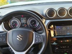 Biały Używany 2021 Suzuki Vitara SUV | 76 000 zł (Uczciwa cena)