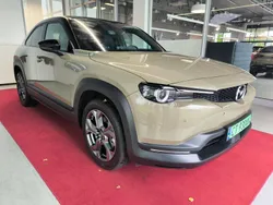 Jet black Używany 2022 Mazda MX30 SUV | 112 900 zł (Dość drogi)