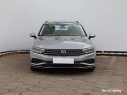 Srebrny Używany 2021 VW Passat Kombi | 62 999 zł (Dobra cena)