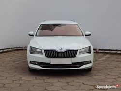 Biały Używany 2017 Skoda Superb Kombi | 69 999 zł (Uczciwa cena)