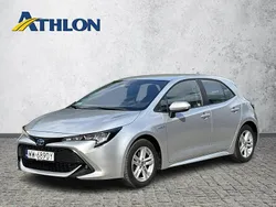 Srebrny (metalik) Używany 2021 Toyota Corolla Hatchback | 93 800 zł (Uczciwa cena)