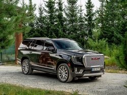 Czarny (metalik) Używany 2023 GMC Yukon SUV | 399 777 zł