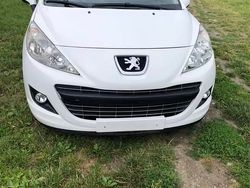 Biały Używany 2011 Peugeot 207 Hatchback | 6000 zł (Dobra cena)