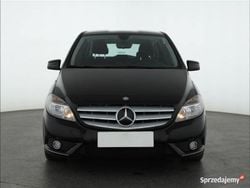 Czarny Używany 2014 Mercedes B180 Minivan | 31 999 zł (Dobra cena)