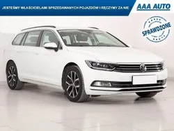 Biały Używany 2017 VW Passat | 53 999 zł (Dobra cena)