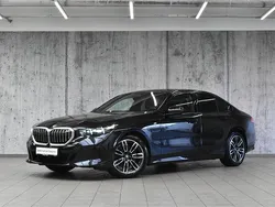 Czarny szafir metalizowany Używany 2025 BMW 520 Shadowline Sedan/Limuzyna | 259 700 zł (Super Cena)