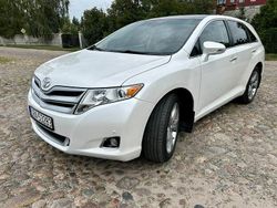 Biały Używany 2016 Toyota Venza Limited SUV | 92 000 zł