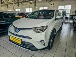 Biały Używany 2016 Toyota RAV4 Hybrid SUV | 99 900 zł (Dość drogi)