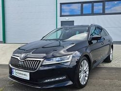 Czarny Używany 2021 Skoda Superb Ambition Kombi | 77 900 zł (Uczciwa cena)