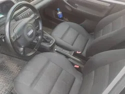 Czerwony Używany 1999 Audi A4 Kombi | 1700 zł (Dobra cena)