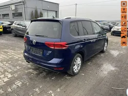 Niebieski ciemny (metalik, perła) Używany 2018 VW Touran Minivan | 36 900 zł