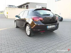 Brązowy Używany 2012 Opel Astra Cosmo Hatchback | 32 000 zł (Uczciwa cena)