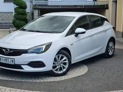 Biały Używany 2019 Opel Astra Hatchback | 39 900 zł (Uczciwa cena)