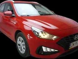 Czerwony (metalik) Używany 2020 Hyundai i30 Kombi | 37 900 zł (Dobra cena)