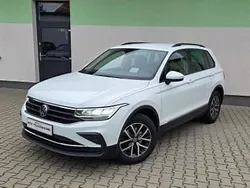 Biały Używany 2022 VW Tiguan Life SUV | 73 000 zł