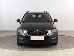 Czarny Używany 2017 Skoda Octavia Kombi | 48 999 zł (Uczciwa cena)