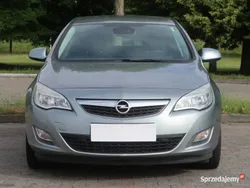 Szary Używany 2011 Opel Astra Hatchback | 17 999 zł (Dobra cena)
