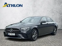 Czarny (metalik) Używany 2022 Mercedes E220 Sedan/Limuzyna | 198 400 zł