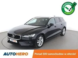 Czarny Używany 2018 Volvo V60 Momentum Kombi | 72 100 zł (Uczciwa cena)